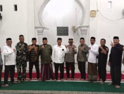 Wakil Bupati Aceh Besar Drs. Syukri A. Jalil Menghadiri Peringatan Nuzulul Quran dan Buka Puasa Bersama di gampong Lampermai Krueng Barona Jaya.
