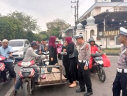 Ramadhan Bersama KaPPAh: Pembagian Takjil Diserbu Warga.