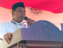 Bupati dan Wakil Bupati Aceh Besar Di Peusijuk Dalam Acara Halal Bihalal IKAPTK Aceh Besar.