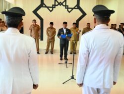 Bupati Aceh Besar, H Muharram Idris ( Syech Muharram, resmi melantik 10 Camat Aceh Besar