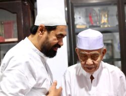 Mualem ke Labuhan Haji, Silaturahmi dengan Abuya Amran dan Ziarah Makam Abuya Muda Waly