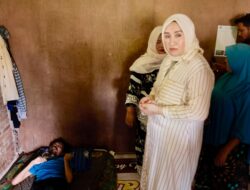 Marlina Jenguk Dua Warga Lumpuh di Pidie, Akan Fasilitasi Pengobatan ke Banda Aceh