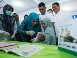 Ketua TP PKK Aceh Kunjungi Posyandu dalam Rangka Pekan Imunisasi Dunia