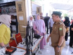 Bupati Muharram Tinjau Galeri dan Rumah Produksi UMKM Dekranasda Aceh Besar