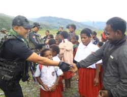 Dansatgas Yonif 112/DJ Tinjau Progres Pembangunan Aula Merah Putih Serbaguna Untuk Anak Papua