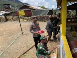 Satgas Yonif 112/DJ Bangun Rumah Baca Untuk Mencerdaskan Anak – Anak Papua