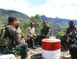 Wujud Sinergitas TNI-Polri dan Kemanunggalan Rakyat, Satgas Yonif 112/DJ Resmikan Aula Merah Putih di Pos Kalome