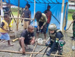 Satgas Yonif 112/DJ Gotong Royong dengan Warga, Sambut Hari Natal di Puncak Jaya