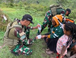 Satgas Yonif 112/DJ Laksanakan Pengobatan Gratis dan Anjangsana kepada masyarakat Distrik Ilu