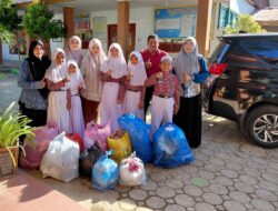 Siswa SD Negeri 49 Banda Aceh Tanamkan Semangat Berbagi Melalui Donasi Baju Layak Pakai