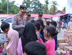 Polres Pidie dan PT AFA BIS MSM Salurkan Bantuan Sosial untuk Korban Banjir, Warga Sampaikan Terima Kasih