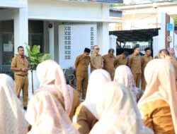 Plt Kadinsos Aceh Pimpin Apel Senin Gabungan, Teguhkan Semangat Kerja dan Integritas