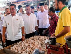 Tingkatkan Ketertiban Pasar, Bupati Aceh Besar Resmikan Portal Parkir Induk Lambaro