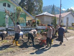 Polres Aceh Tengah dan Brimob Lanjutkan Gotong Royong Pemulihan Fasilitas Publik di Kecamatan Bintang dan Rusip Antara