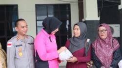 Sambut Ramadhan, Kapolres Aceh Tengah dan Bhayangkari salurkan Daging Meugang untuk Personel, Warakauri, dan Insan Pers