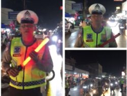 Satlantas Polres Aceh Tengah Amankan dan Pantau Arus Lalu Lintas di Pusat Perbelanjaan Takengon, Sampaikan Informasi Melalui Live Report