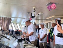 Sekda Aceh Sapa Pemudik di KMP Aceh Hebat 2, Total 650 Tiket Gratis Disiapkan ke Sabang